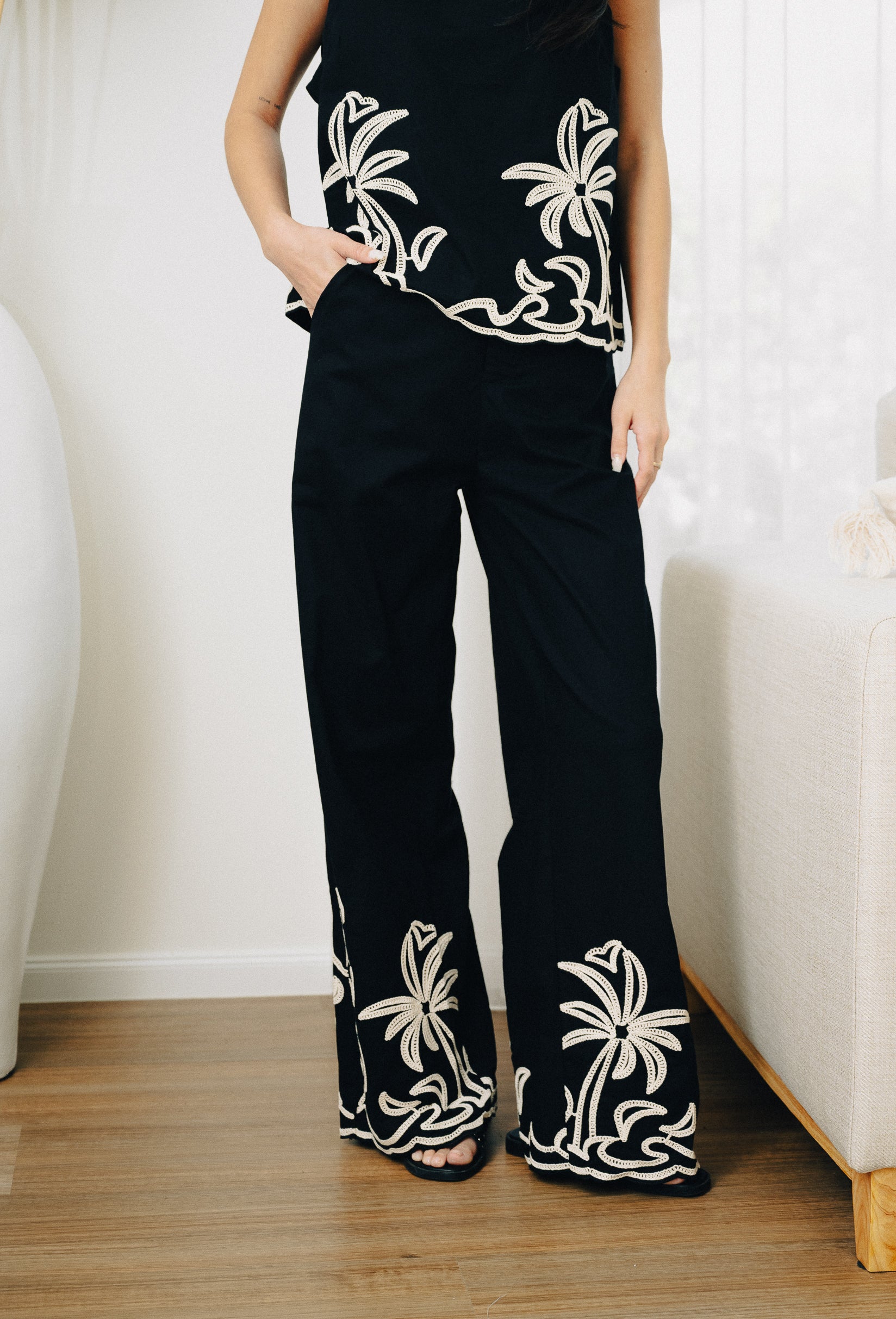 Palm Embroidered Pant Black