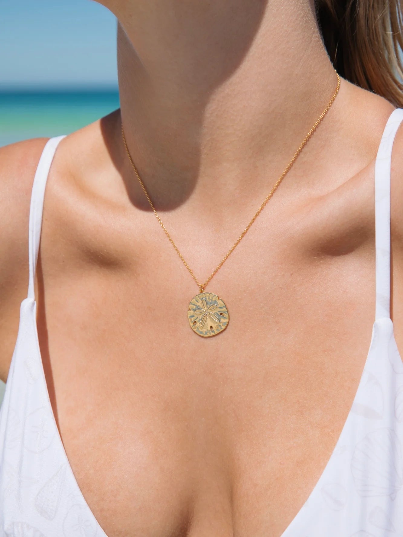 Sand Dollar Necklace in 18k Gold Vermeil