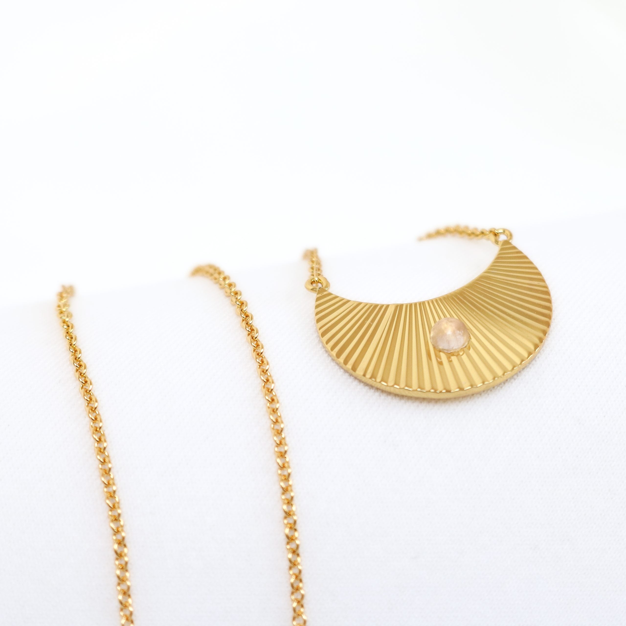 Moon Beam Necklace in Gold with Rose Quartz
