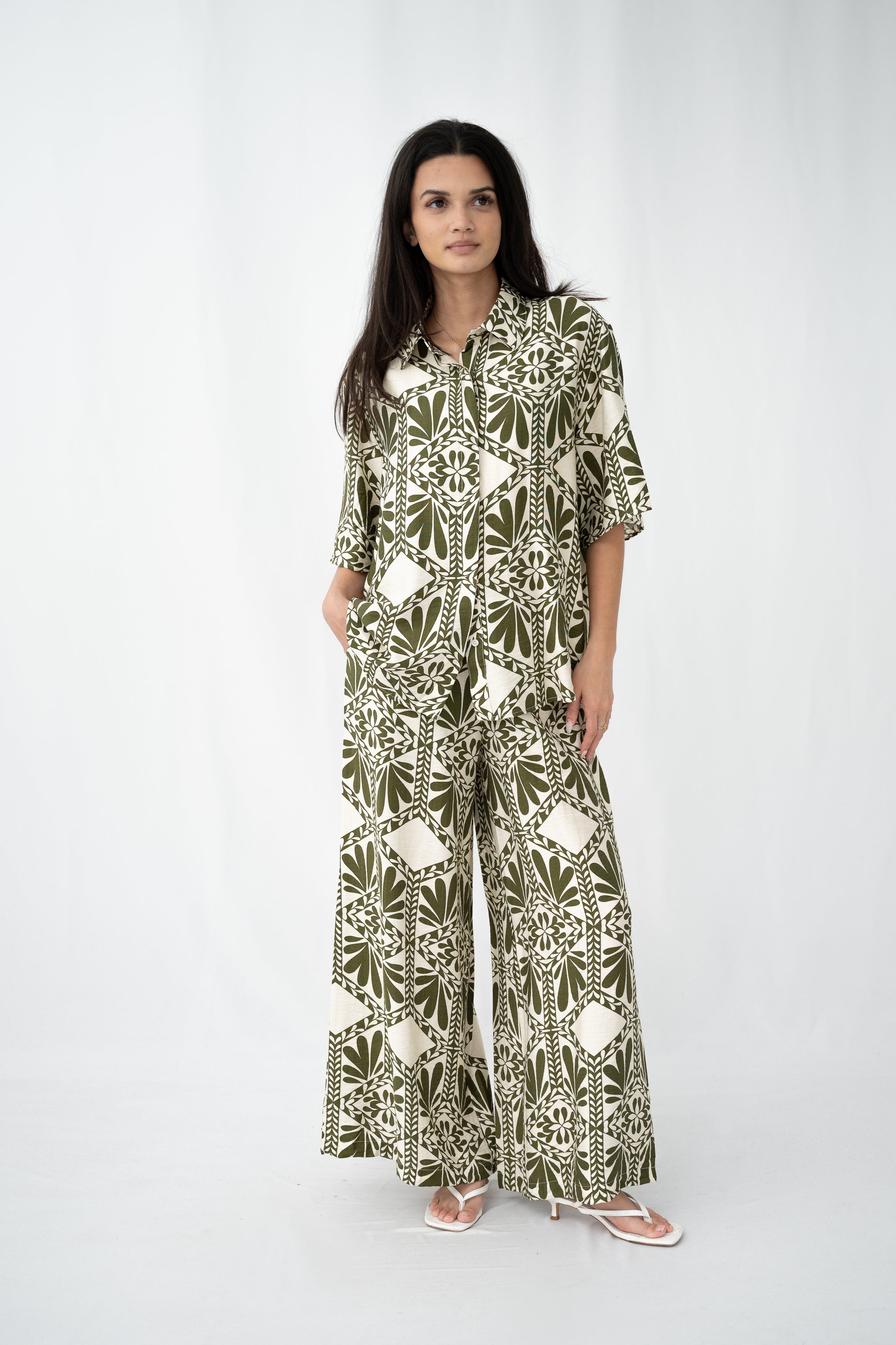 Gia Tile Print Pant Sage