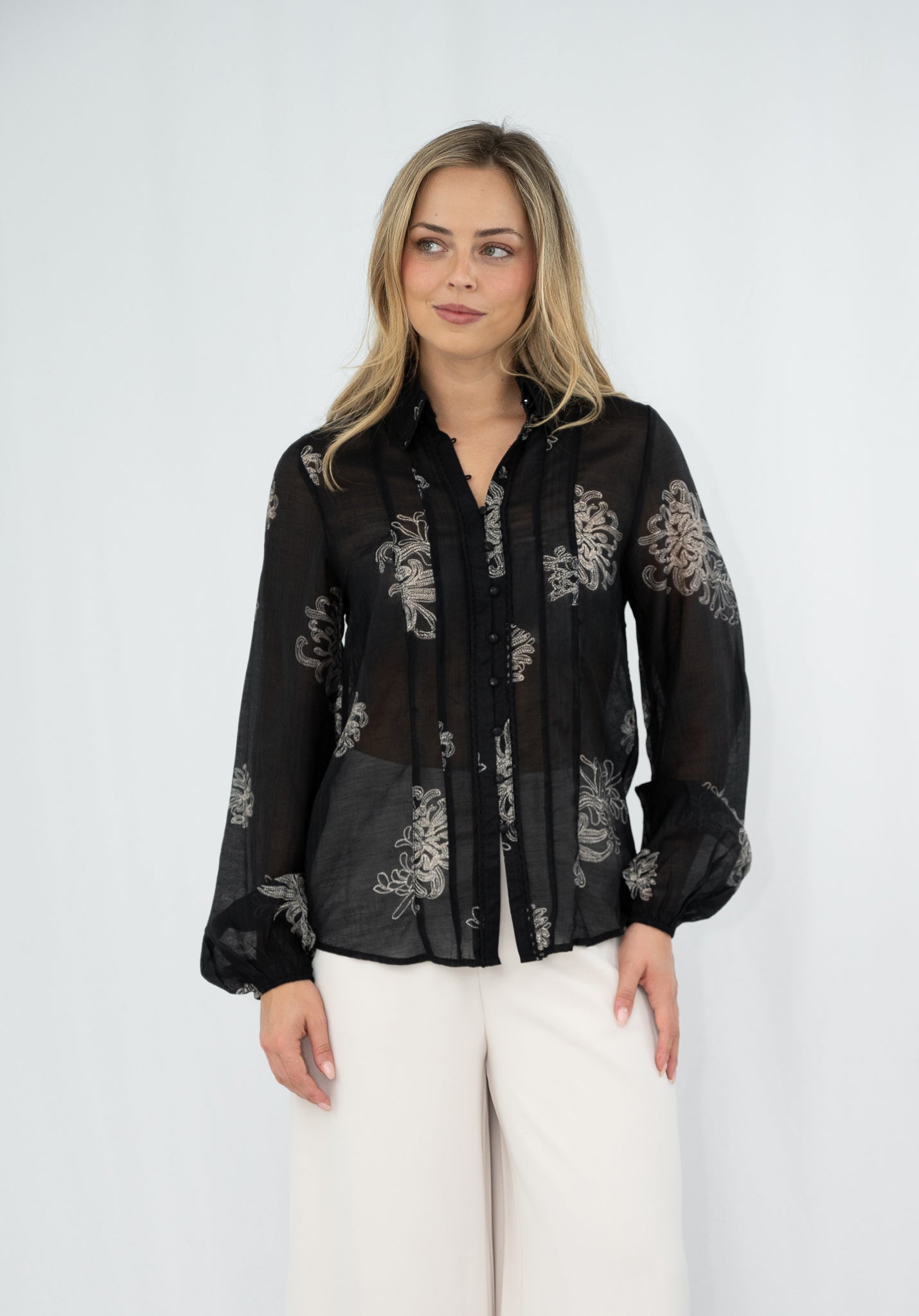 Chrysanthemum Lace Blouse Black