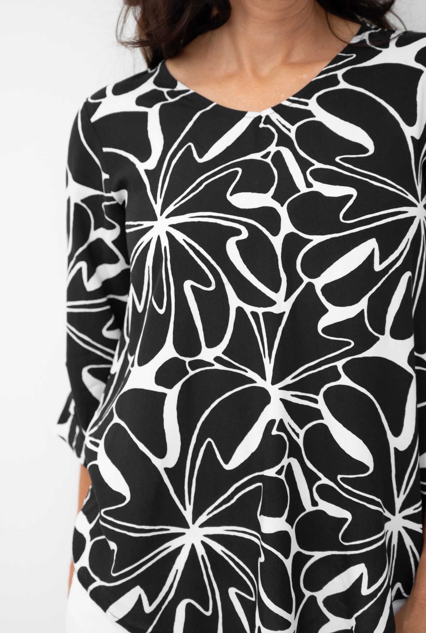 Hani Abstract Button Back Top