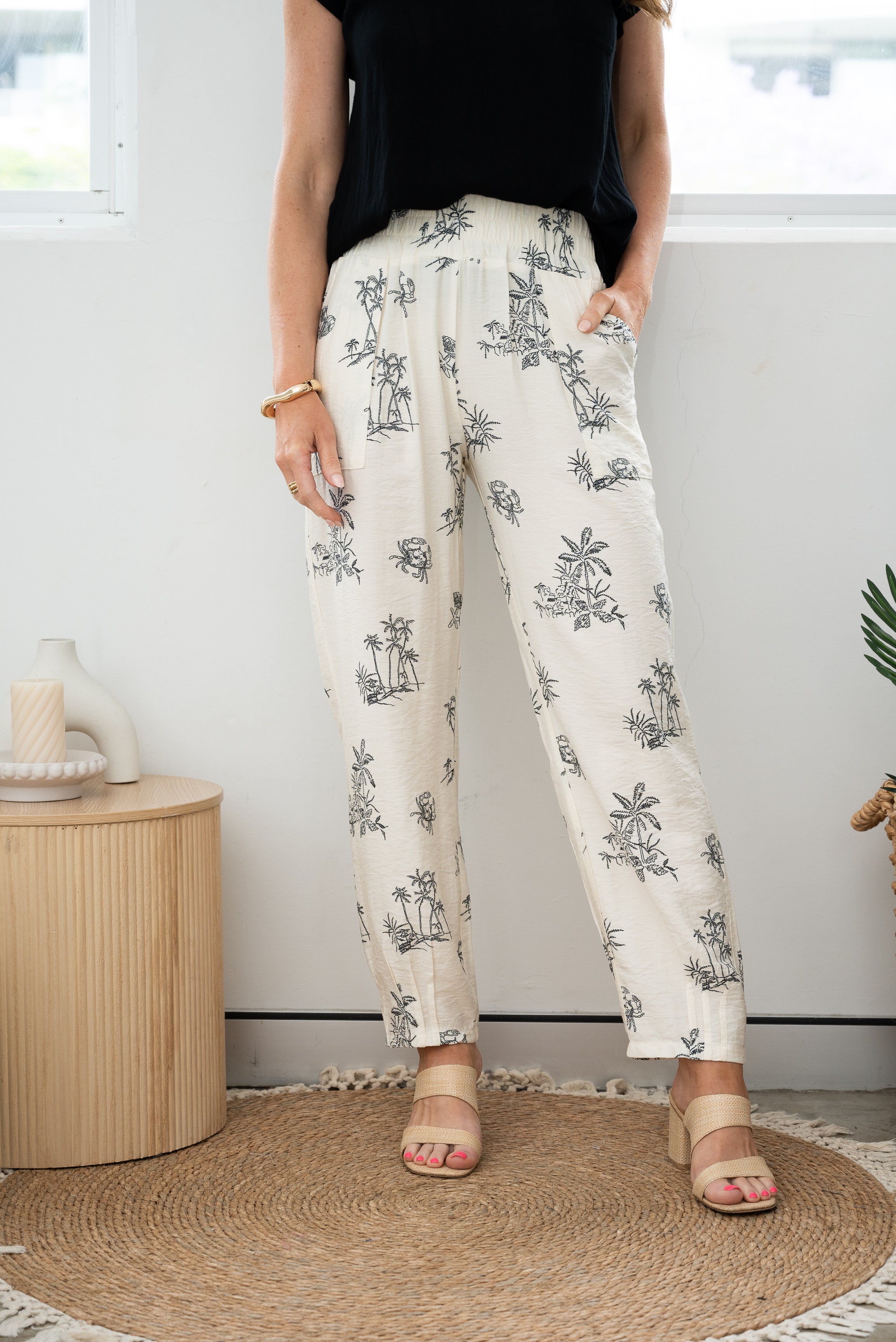 Islander Peasant Pants Black