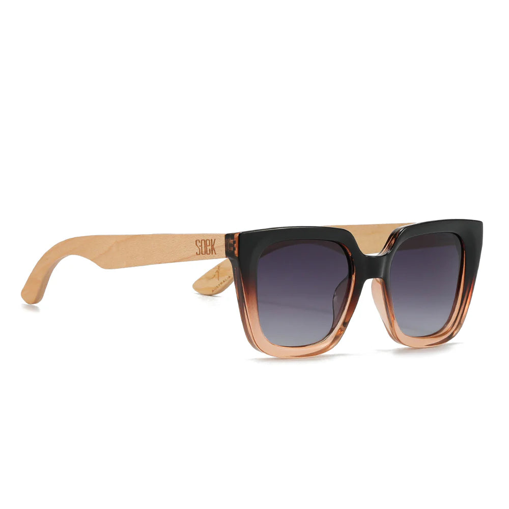 SOEK SOLUNA OMBRE l Sunglasses l Black Polarised Lens l Walnut Maple Arm