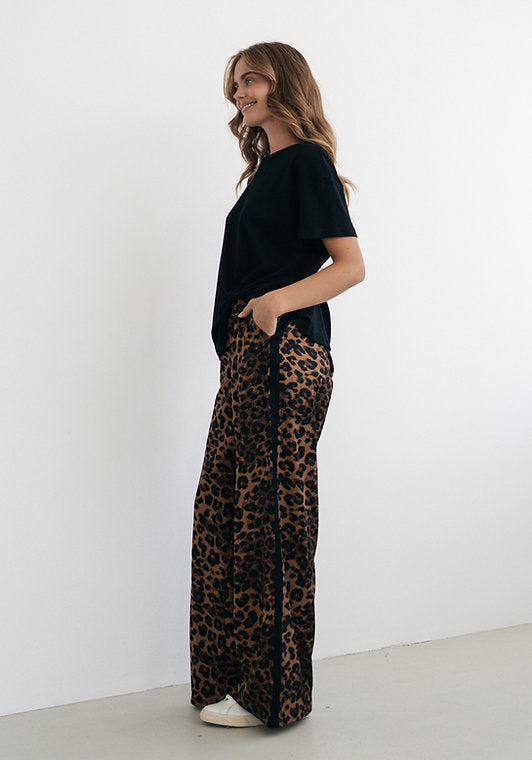 Easy Tuck Tee Black