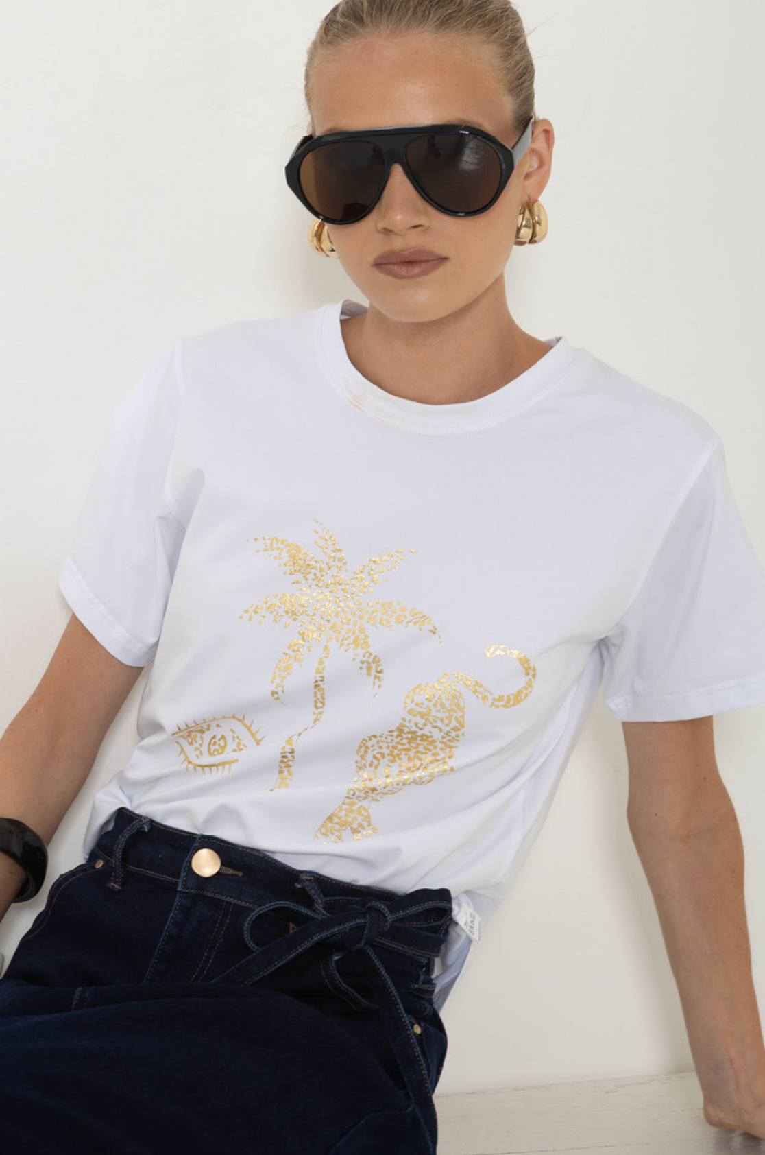 Metallic Gold Eye Tiger Palm White