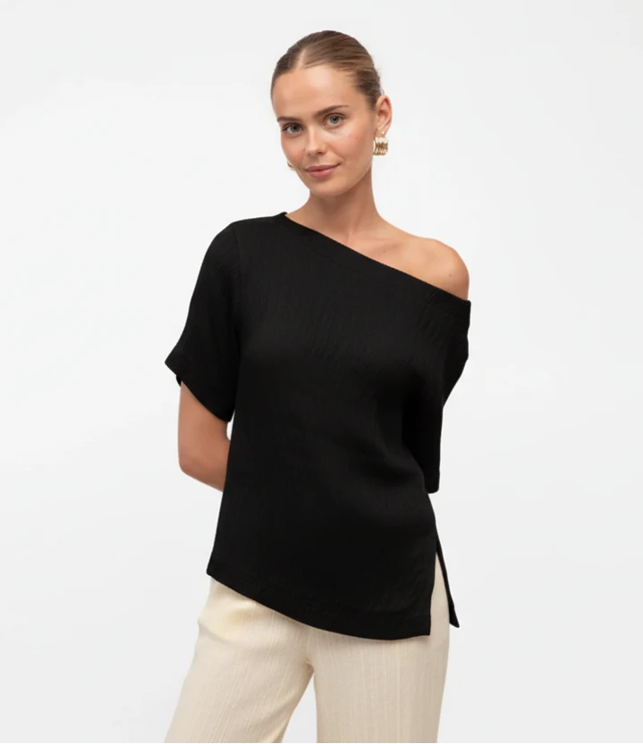 Dalle Asymmetrical Tee Black