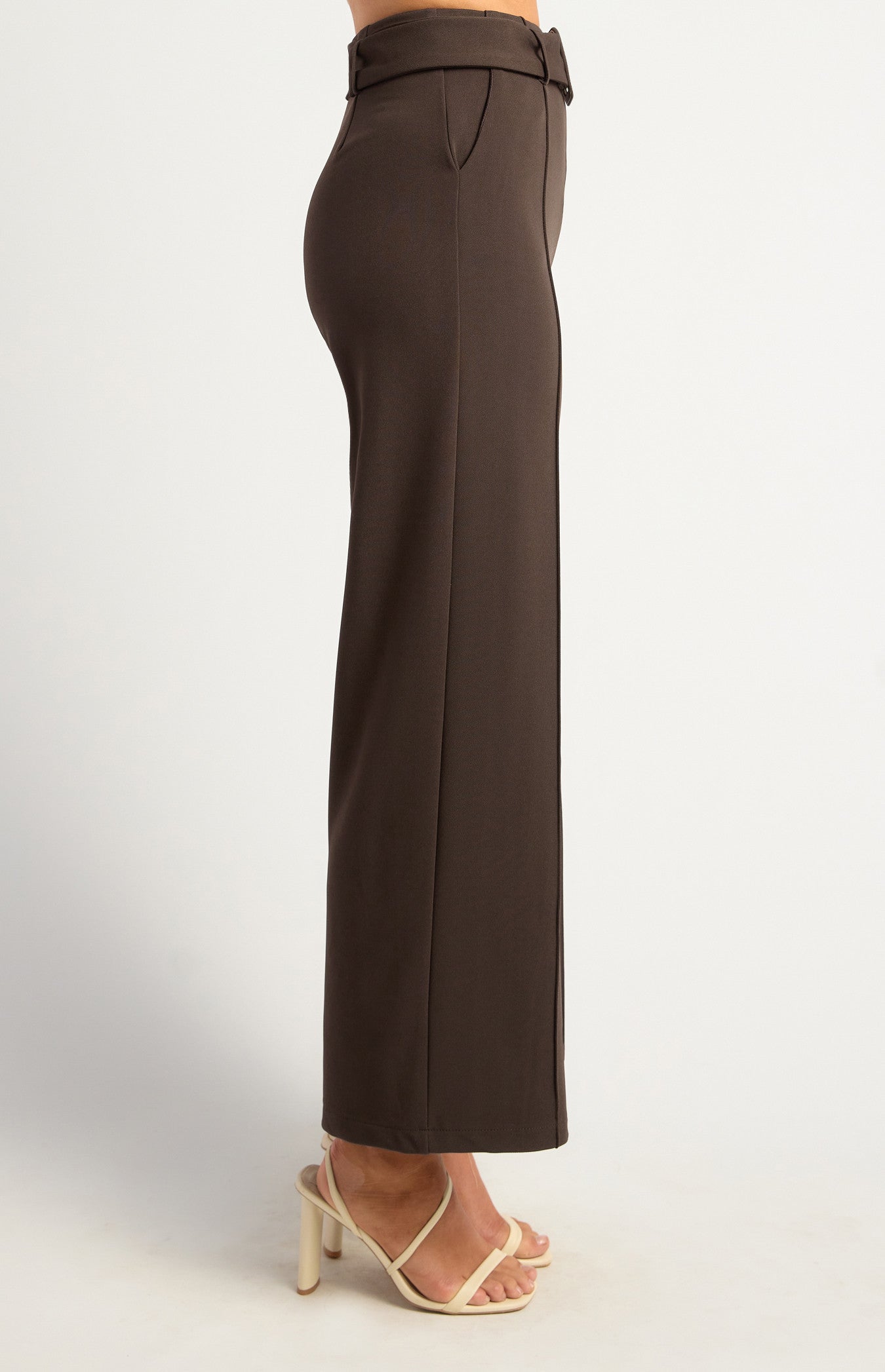 Indira Stretch Belted Pant Expresso